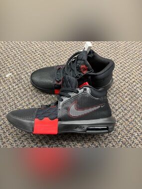 Nike LeBron Witness 8 Black Red Mens 10 Basketball FB2239-005 New